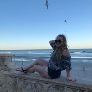 Meet your Posher, Andrea